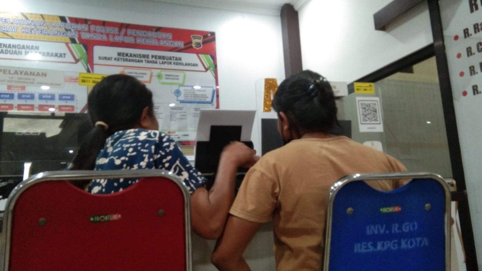 Gegara Tagihan Kredit, Seorang IRT dan Anaknya Diduga Dianiaya Oknum Pegawai Bank Gegara Tagihan Kredit, Seorang IRT dan Anaknya Diduga Dianiaya Oknum Pegawai Bank