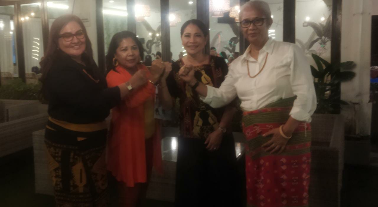 Empat Srikandi Asal TTS Bertemu Saat Hari Ibu Empat Srikandi Asal TTS Bertemu Saat Hari Ibu