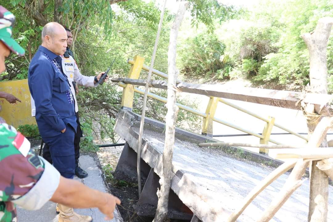 Tinjau Lokasi Bencana Banjir di Kabupaten Kupang, Gubernur VBL Bakal Relokasi Korban