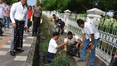 Gubernur VBL Apresiasi Gerakan Massal Bersihkan Lingkungan yang Digagas Pemkot Kupang Saat HPSN