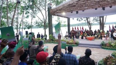 Presiden Serahkan SK Perhutanan Sosial dan SK TORA untuk Seluruh Indonesia, Termasuk NTT