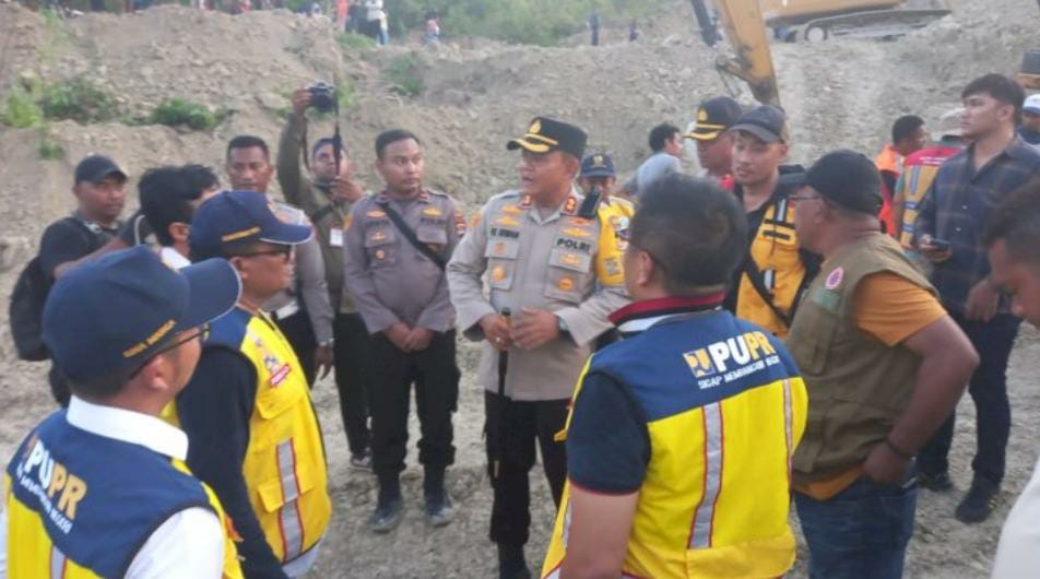 Jalur Longsor Takari Baru Bisa Dilewati Kendaraan Roda 2 dan Roda 4, Polisi Terapkan Sistem One Way