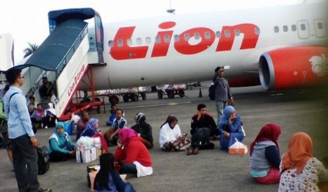 HP Penumpang Keluar Asap hingga Buka Jendela Darurat, Lion Air Kupang-Surabaya Batal Terbang