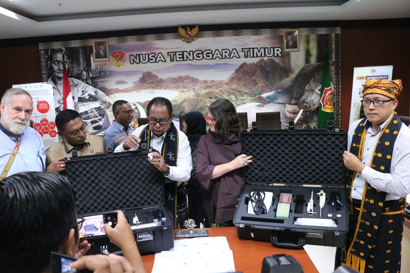 Alat Deteksi Virus Demam Babi Afrika Bantuan Australia Didistribusi ke Flores, Timor dan Sumba
