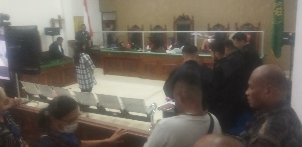 "Kupas" Isi Percakapan Ira Ua dan Santi Mansula, Ahli Bahasa Marsel Robot: Saya Tetap dengan Pendirian, Itu Kalimat Ekspresif! "Kupas" Isi Percakapan Ira Ua dan Santi Mansula, Ahli Bahasa Marsel Robot: Saya Tetap dengan Pendirian, Itu Kalimat Ekspresif!