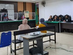 Korupsi PDAM Kupang, PH Johanis Ottemoesoe dan Tris Talahatu Minta Bebas