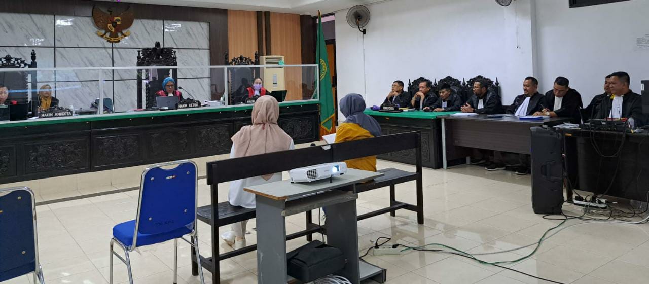 Korupsi PDAM Kupang, PH Johanis Ottemoesoe dan Tris Talahatu Minta Bebas
