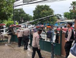 Simpatisan Ira Ua Datangi Pengadilan Saat Sidang Tuntutan, Tak Dizinkan Masuk, Polisi Kawal Ketat