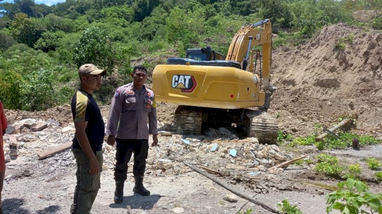 Longsor Takari, Jalur Darat ke Timor Leste Lumpuh Total, Kapolres Imbau Pengendara Berhati-hati