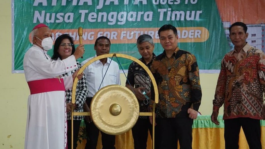 Unika Atma Jaya Beri Beasiswa untuk Putra-putri Flores Timur dan Lembata, Begini Harapan Uskup Larantuka Unika Atma Jaya Beri Beasiswa untuk Putra-putri Flores Timur dan Lembata, Begini Harapan Uskup Larantuka