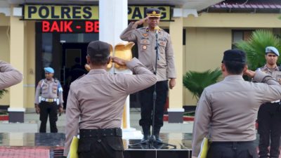 Pimpin Apel Perdana, Wakapolres Kupang Yulianus Lau Ajak Anggota Saling Bekerja Sama Pimpin Apel Perdana, Wakapolres Kupang Yulianus Lau Ajak Anggota Saling Bekerja Sama