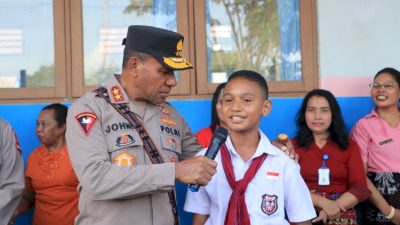 Bernostalgia di SD Almamater, Kapolda NTT Mengaku Sering Loncat di Pohon, Berkejaran di Lapangan Berbatu, Kaki Penuh Luka