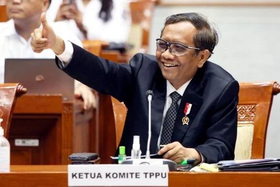 Benny Harman Menyerang Balik, Mahfud MD Tertawa
