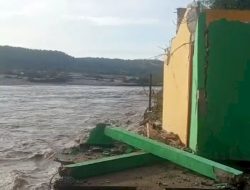 Banjir Bandang Hanyutkan 3 Rumah Warga di Takari