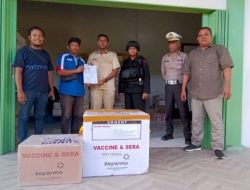 1.667 Vial Vaksin Pfiser Tiba di Kupang, Polisi Kawal Ketat