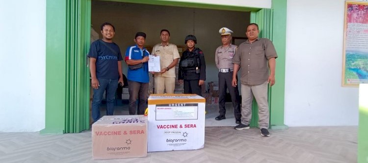 1.667 Vial Vaksin Pfiser Tiba di Kupang, Polisi Kawal Ketat