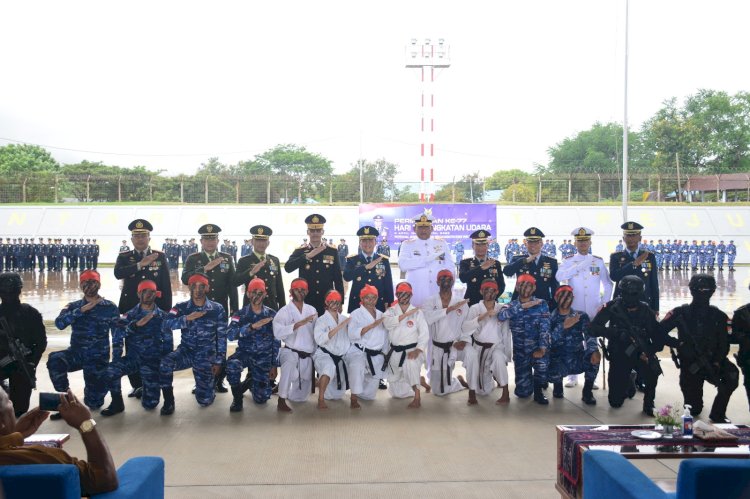 Atraksi Karate dan Simulasi Pengamanan VVIP Meriahkan Peringatan HUT TNI-AU di Lanud El Tari Kupang