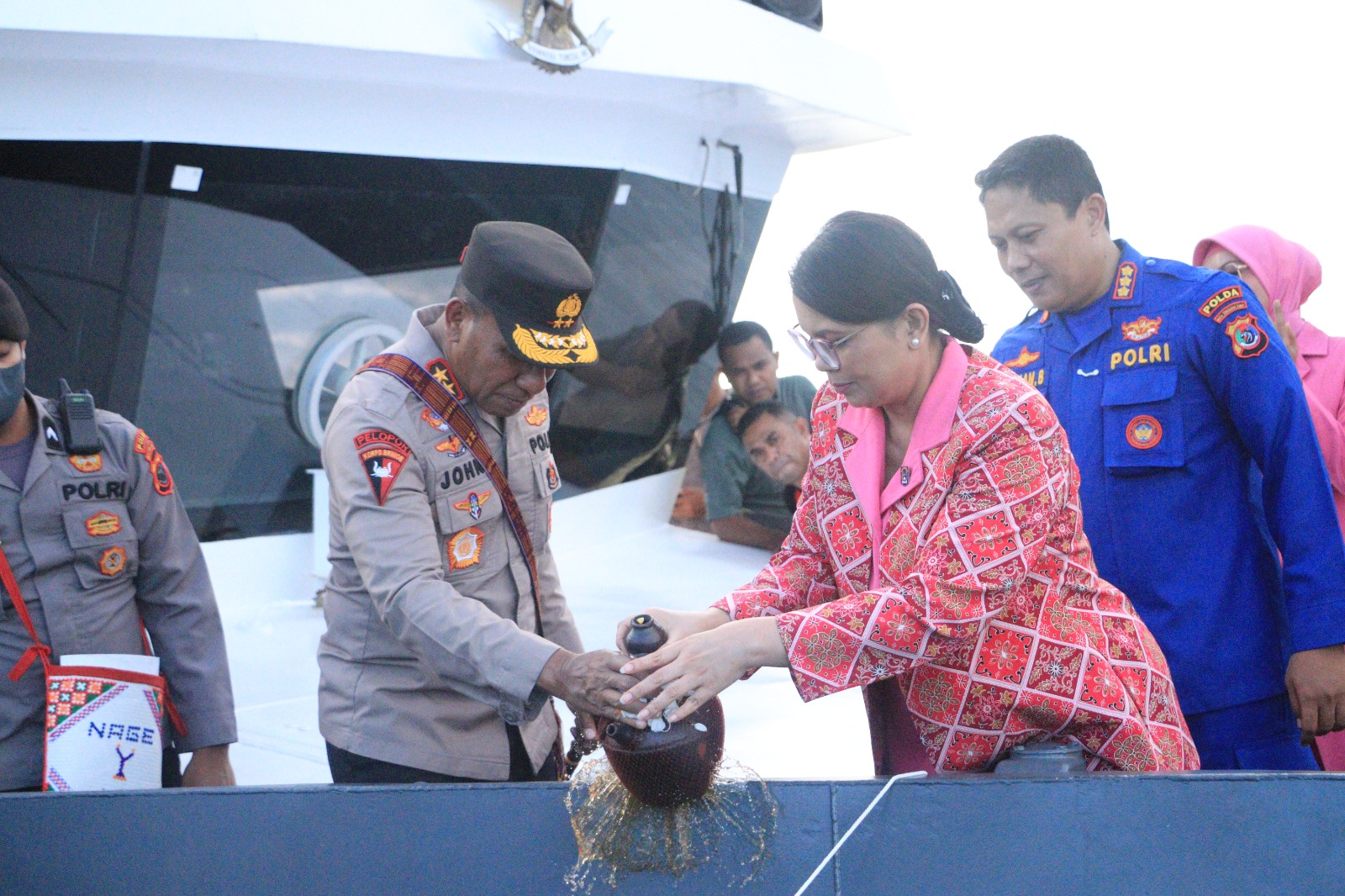 Kapolda NTT Resmikan 2 Kapal Patroli Tipe C1, Ditempatkan di Rote dan Manggarai Barat Kapolda NTT Resmikan 2 Kapal Patroli Tipe C1, Ditempatkan di Rote dan Manggarai Barat