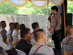 Tatap Muka dengan Anggotanya, Kapolres Lembata Vivick Tjangkung Mengaku Bisa Berbaur jadi Tanah, Air, dan Api