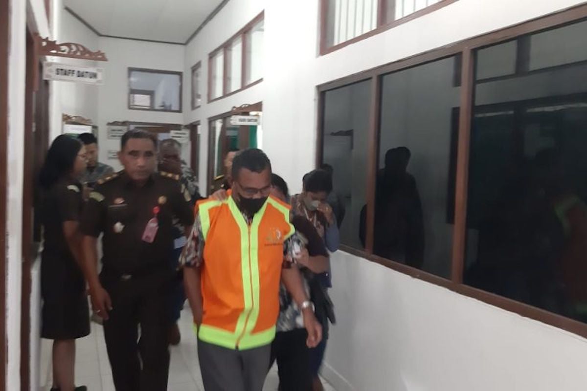 Sekda Flores Timur Dituntut 102 Bulan Penjara, Korupsi Dana Covid-19