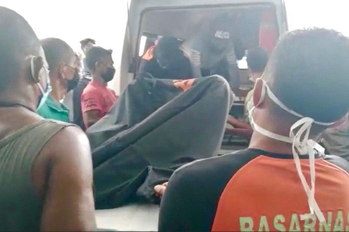 Terseret Arus Saat Memancing di Pantai Batu Cincin-Ende, Bocah 12 Tahun Meninggal Dunia Terseret Arus Saat Memancing di Pantai Batu Cincin-Ende, Bocah 12 Tahun Meninggal Dunia