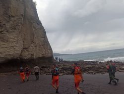Seorang Anak Hilang Terseret Ombak di Ende, Tim SAR Gabungan Bergerak
