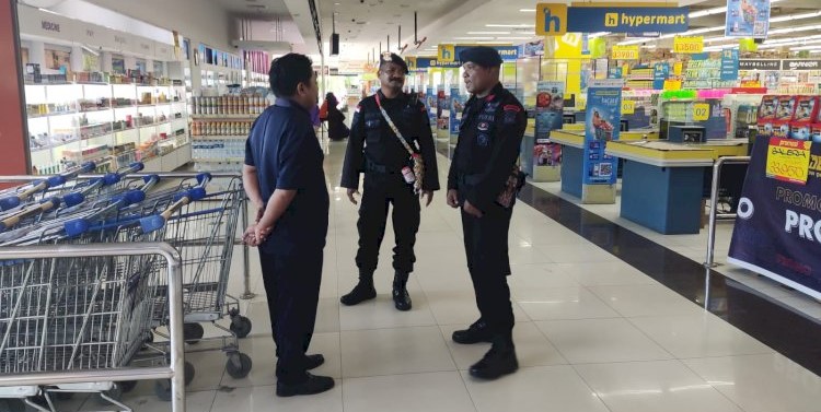 Satgas Jibom Satbrimobda NTT Patroli di Pusat Keramaian Kota Kupang