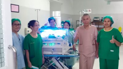 HEBOH di Kupang! Ada Janin dalam Perut Bayi Laki-laki yang Baru 33 Hari