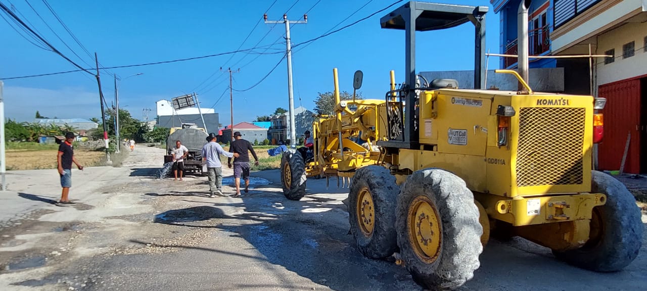 Puluhan Tahun Rusak, Warga Jalan Kejora Oebufu-Kupang Swadaya Perbaiki Jalan Puluhan Tahun Rusak, Warga Jalan Kejora Oebufu-Kupang Swadaya Perbaiki Jalan