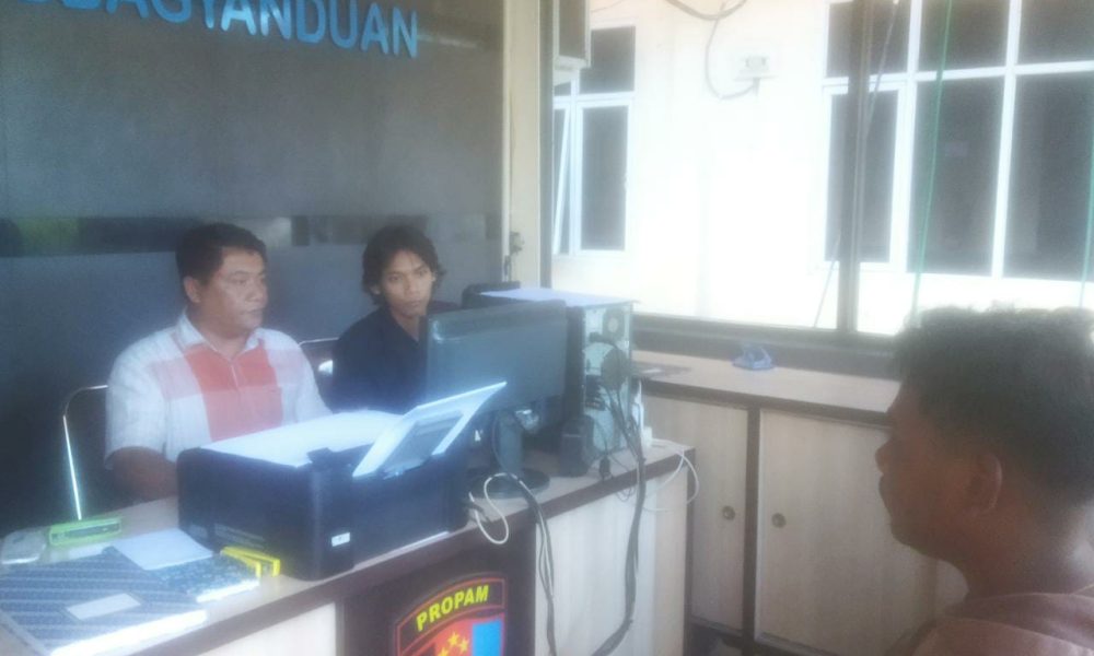 Seorang Siswa SMA di Kupang Babak Belur Dianiaya 2 Oknum Polisi di Mapolsek Amarasi, Disuruh Minum Ampas Kopi Seorang Siswa SMA di Kupang Babak Belur Dianiaya 2 Oknum Polisi di Mapolsek Amarasi, Disuruh Minum Ampas Kopi