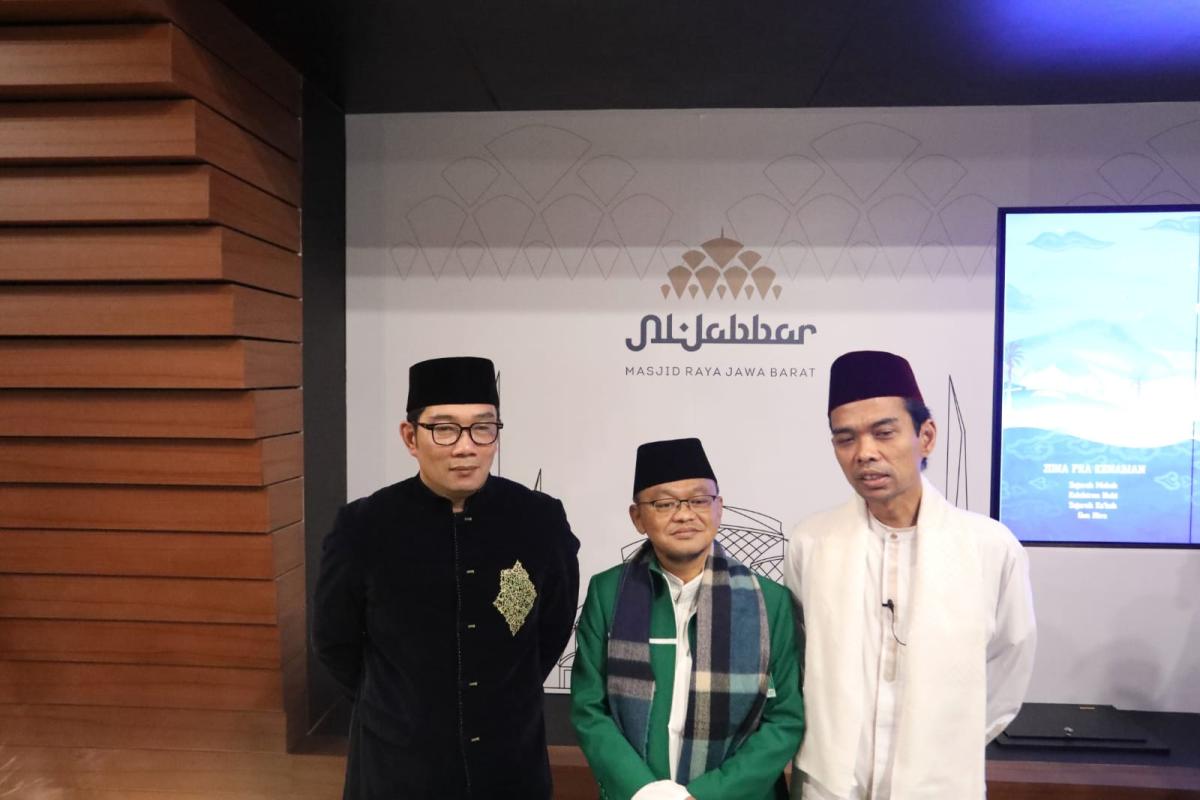 Ridwan Kamil Ajak Ustaz Abdul Somad Kunjungi Galeri Rasulullah SAW di Masjid Raya Al Jabbar