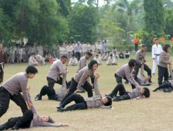 Tampilkan Atraksi Beladiri, Kapolresta Kupang: Polwan Bukan Mawar Penghias Taman tapi Melati Pagar Bangsa