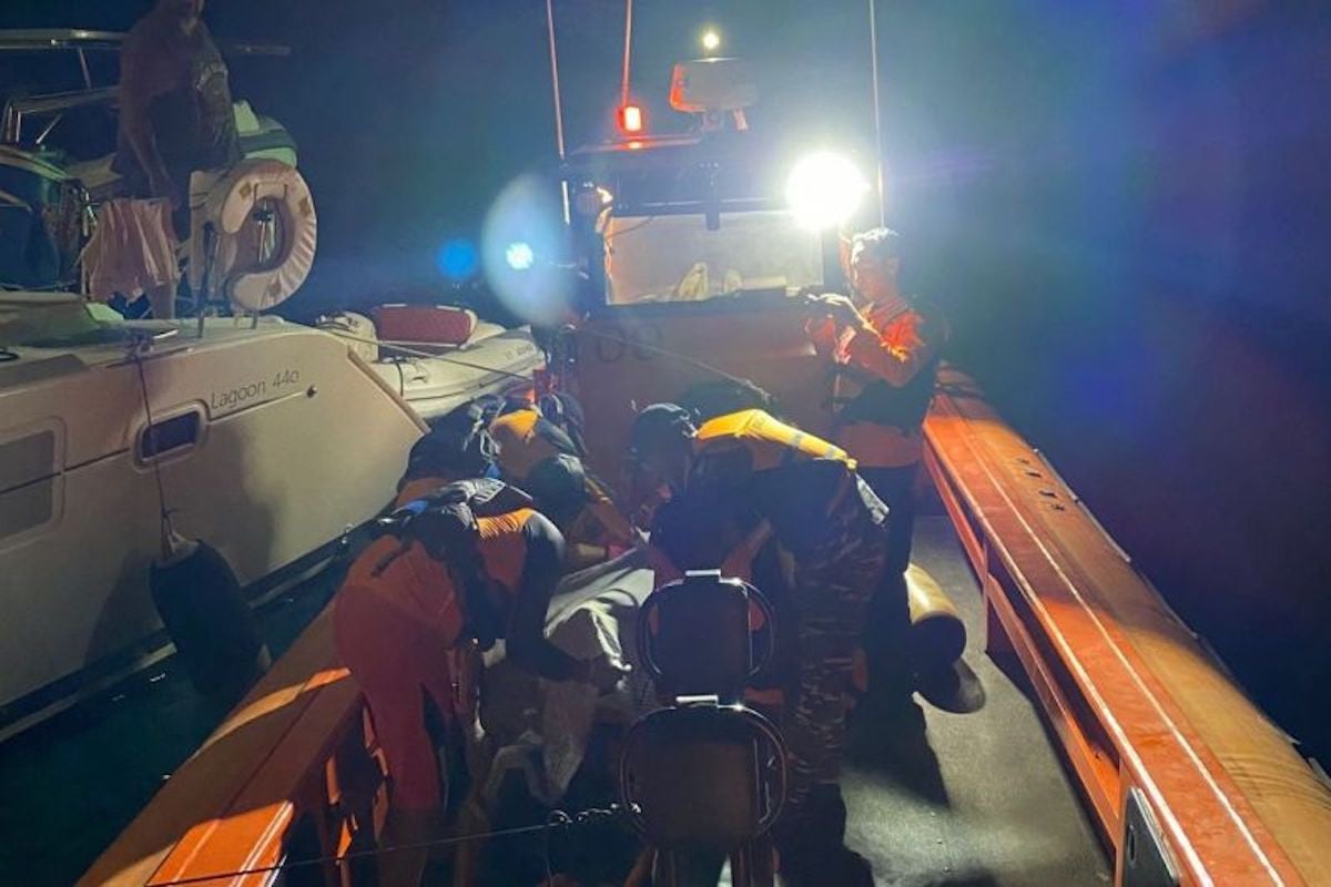 Tim SAR Evakuasi WN Australia yang Kecelakaan Saat Berlayar di Ende