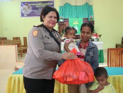 Polwan Polda NTT Berbagi Kasih dengan 20 Anak Stunting di Gereja GMIT Usi Apakaet