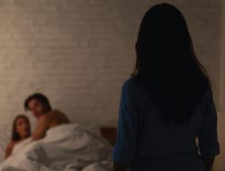 Oknum Polisi di NTT Digerebek Istrinya Sedang Sekamar dengan Wanita Lain