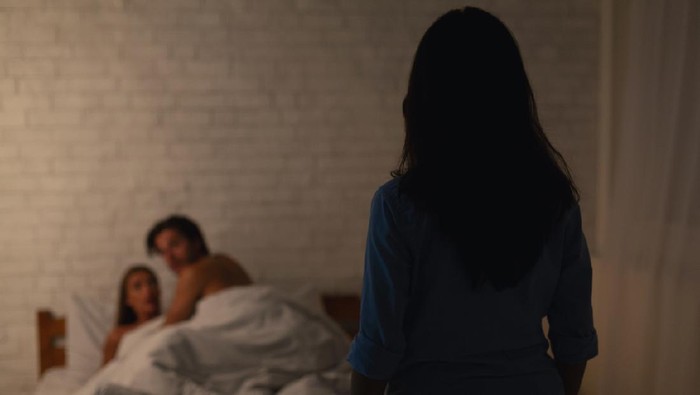 Oknum Polisi di NTT Digerebek Istrinya Sedang Sekamar dengan Wanita Lain