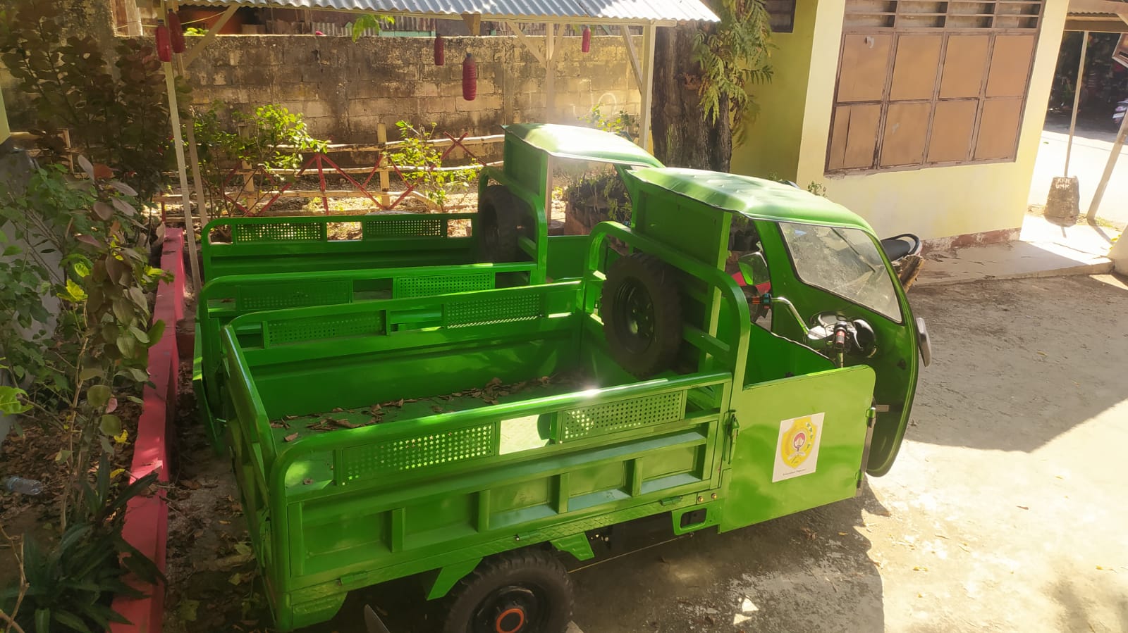 Polemik Sepeda Motor Listrik Pengangkut Sampah di Kota Kupang