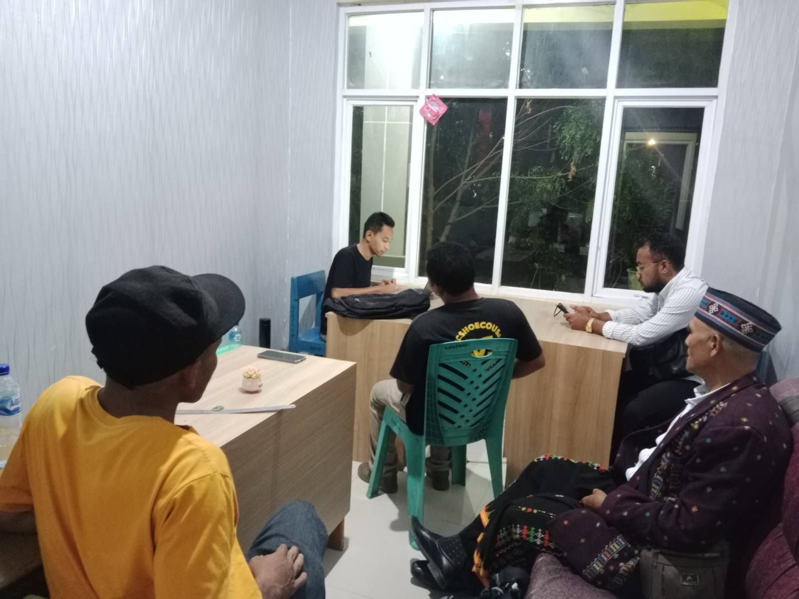 Floresa Laporkan Aparat Polres Manggarai dan Oknum Jurnalis ke Polda NTT terkait Kekerasan terhadap Pemred Herry Kabut
