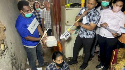 Polisi Gelar Rekonstruksi Kasus Suami Aniaya Lalu Bakar Istri di Kupang Usai Coblos Pilkada