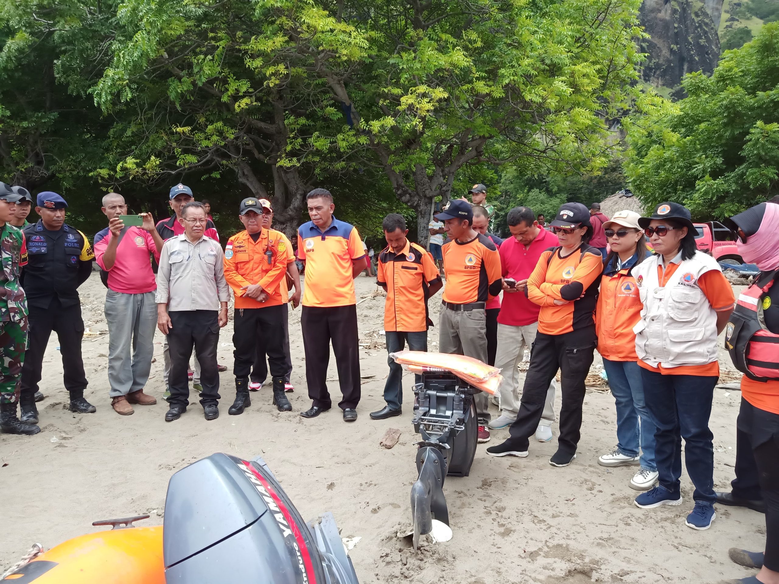 Tim SAR Gabungan Terus Sisir Perairan Wini, Dua Korban Perahu Terbalik Masih Hilang