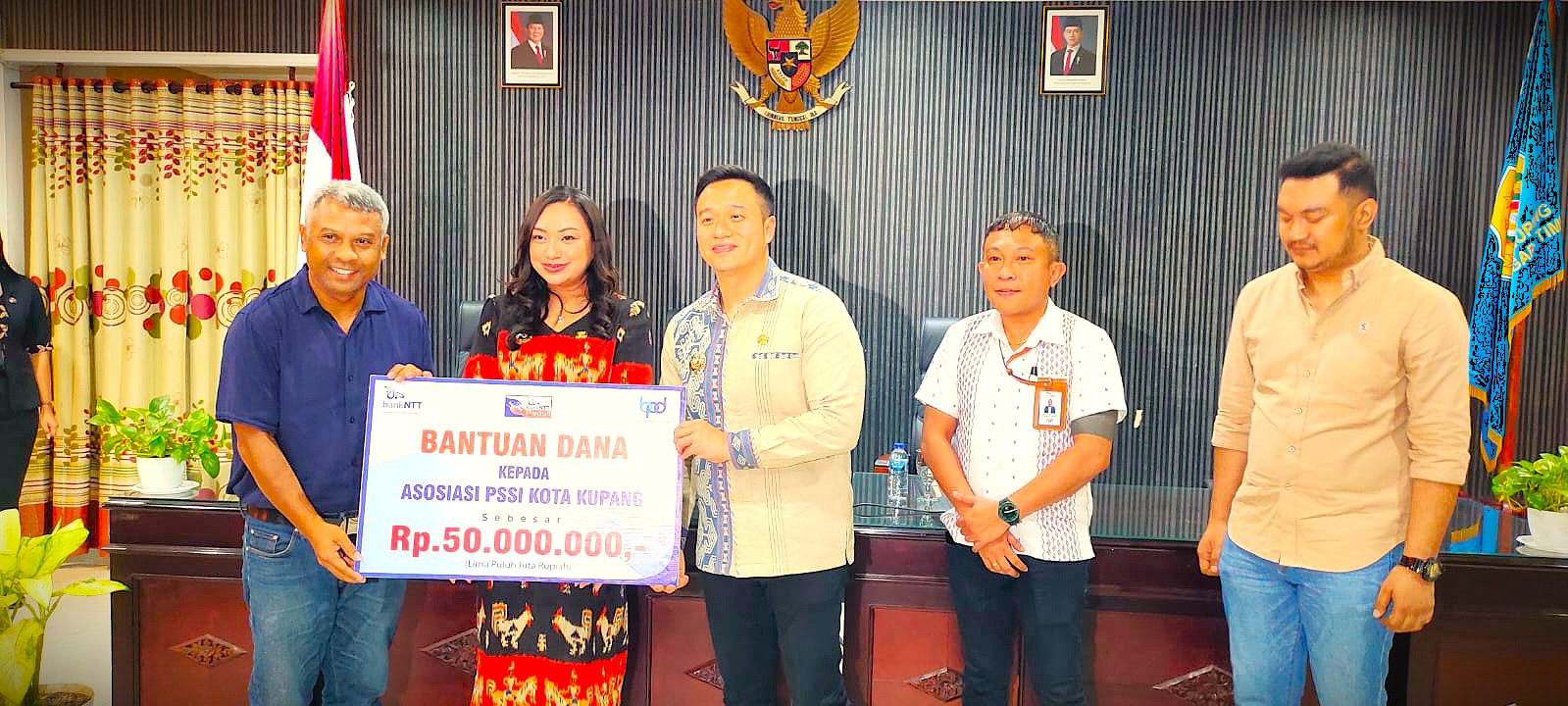 Dukungan Penuh! Pemkot Kupang Serahkan Rp 50 Juta untuk Persekota Koepang di Liga 4 NTT ETMC XXXIII