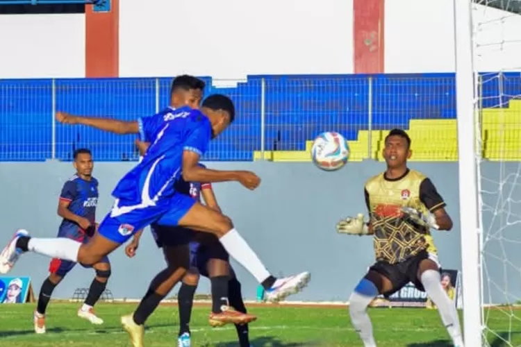 Pesta Gol! Persebata Lembata Bantai Platina FC, Lomblen Mania Bersorak