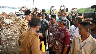 Kunjungi Nelayan di Kawasan Ekonomi Perikanan Bebeng-Sikka, Wapres Gibran Berikan Bantuan Alat Tangkap Ikan dan Fullbox