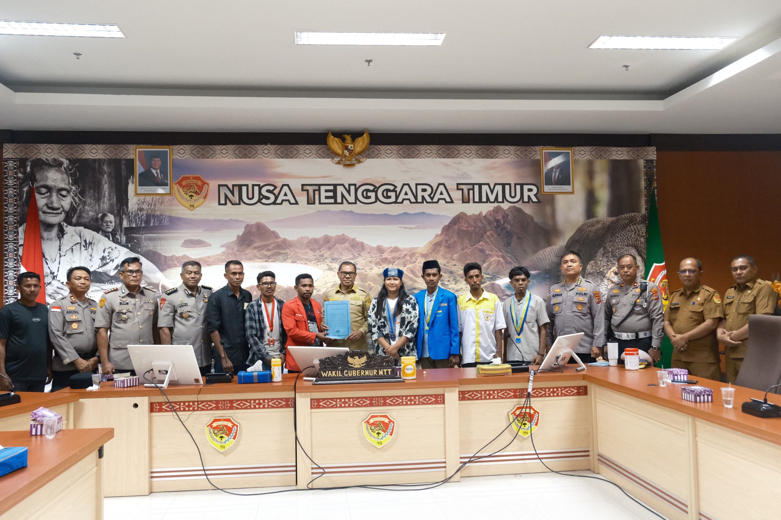 Wagub NTT Terima Aspirasi Komunitas Pick-Up dan Mahasiswa Cipayung: Komitmen Tuntaskan Masalah secara Adil dan Transparan