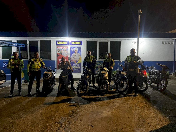Trek-Trekkan Dini Hari Dibubarkan, Satu Motor Tabrak Polisi di Jembatan Selam Kupang