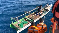 Hilang Kontak dan Terombang-ambing Semalaman di Laut Rote, Tiga Nelayan Selamat Dievakuasi Tim SAR