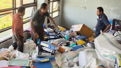 Kejari Sabu Raijua Geledah Dua Kantor Pemda, 34 Dokumen Penting Disita