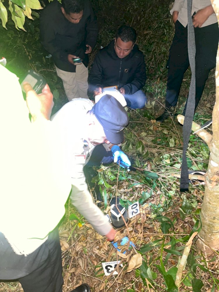 Istri Histeris Temukan Suami Gantung Diri di Pohon Cengkeh