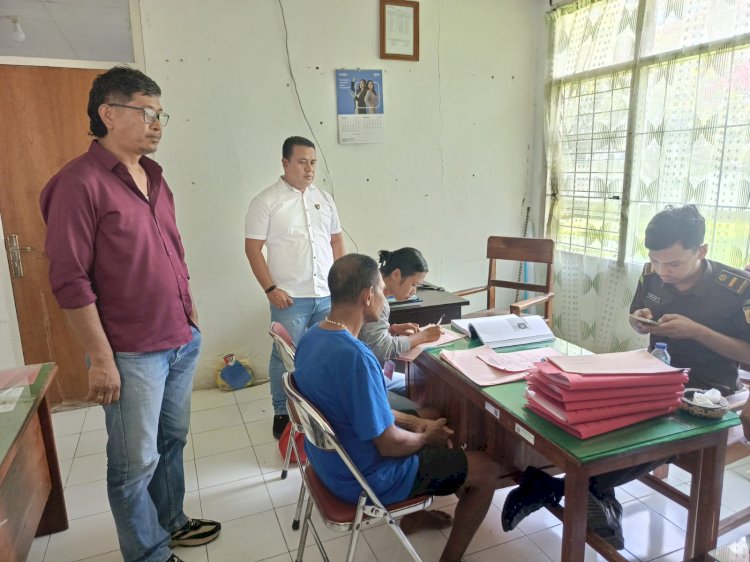 Kasus Predator Anak di TTU Rampung, Tersangka Digiring ke Jaksa, Terancam 12 Tahun Kasus Predator Anak di TTU Rampung, Tersangka Digiring ke Jaksa, Terancam 12 Tahun