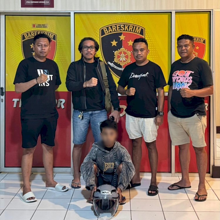 Nekat Beraksi di Mapolresta Kupang, Pencuri Helm Ini Langsung Dibekuk Tim Jatanras Nekat Beraksi di Mapolresta Kupang, Pencuri Helm Ini Langsung Dibekuk Tim Jatanras